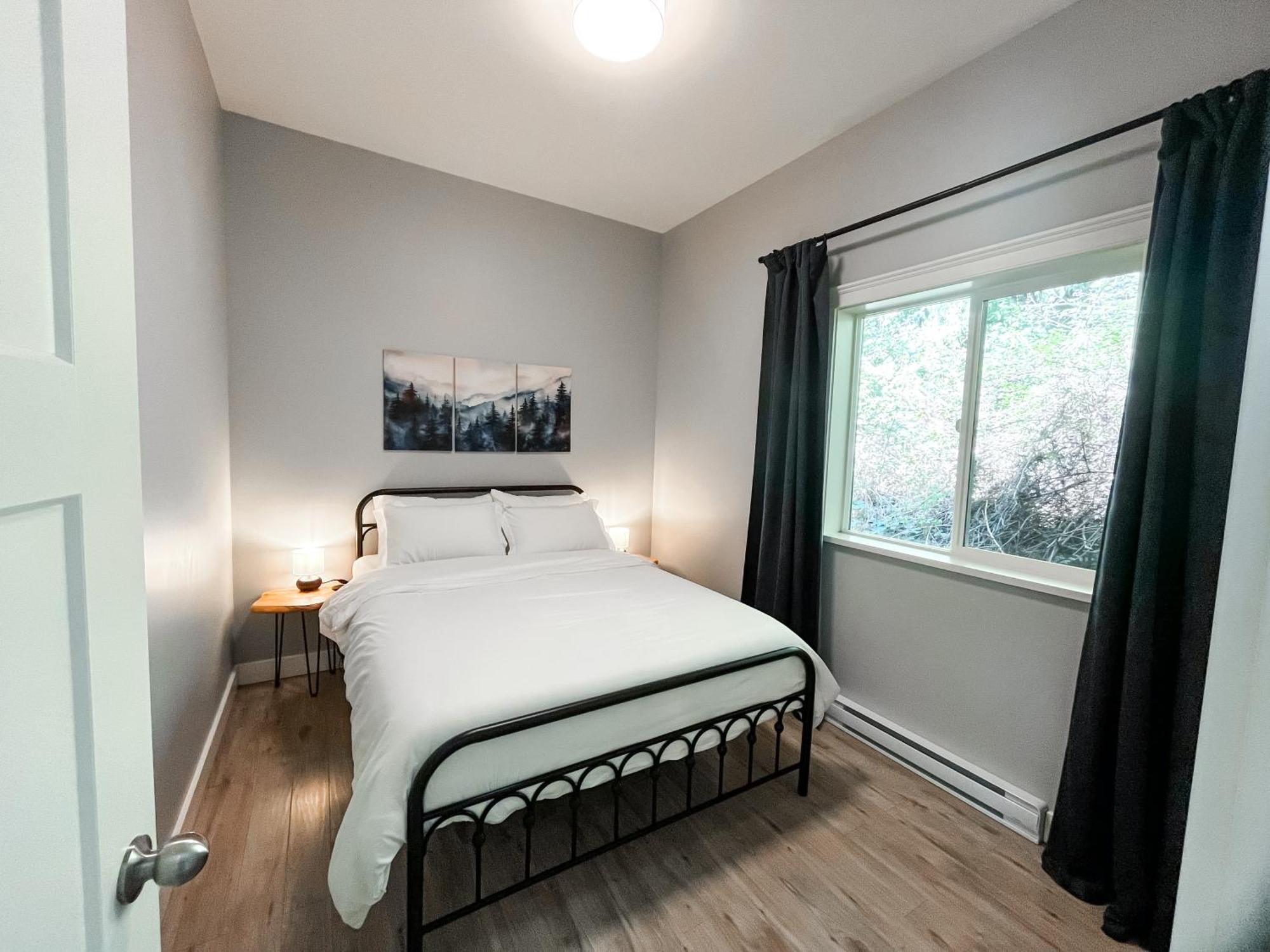 Otter Point Getaway, Cozy & Calming, 5min To *